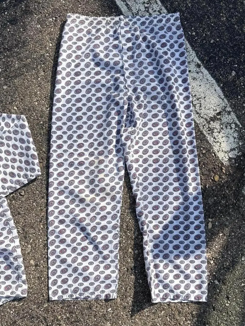 Vintage Manhattan pajama set with repeating oval pattern